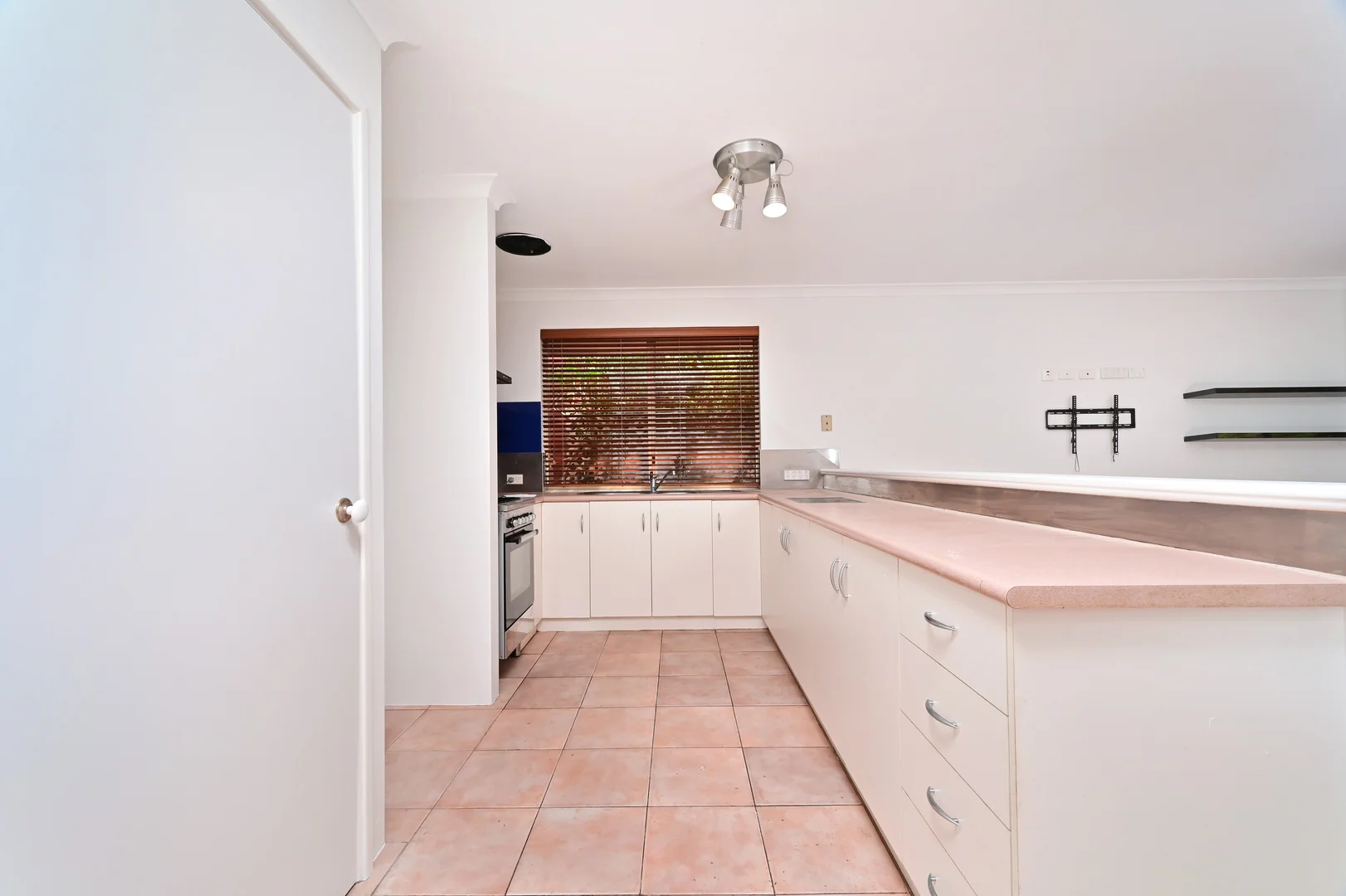 Additional image 8 of 4/19 Ungaroo Road, Westminster WA 6061