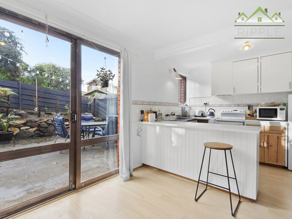 9/2 Clifford Court, Howrah TAS 7018