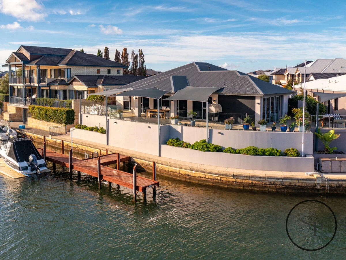 6 Brindabella Crescent, Halls Head WA 6210