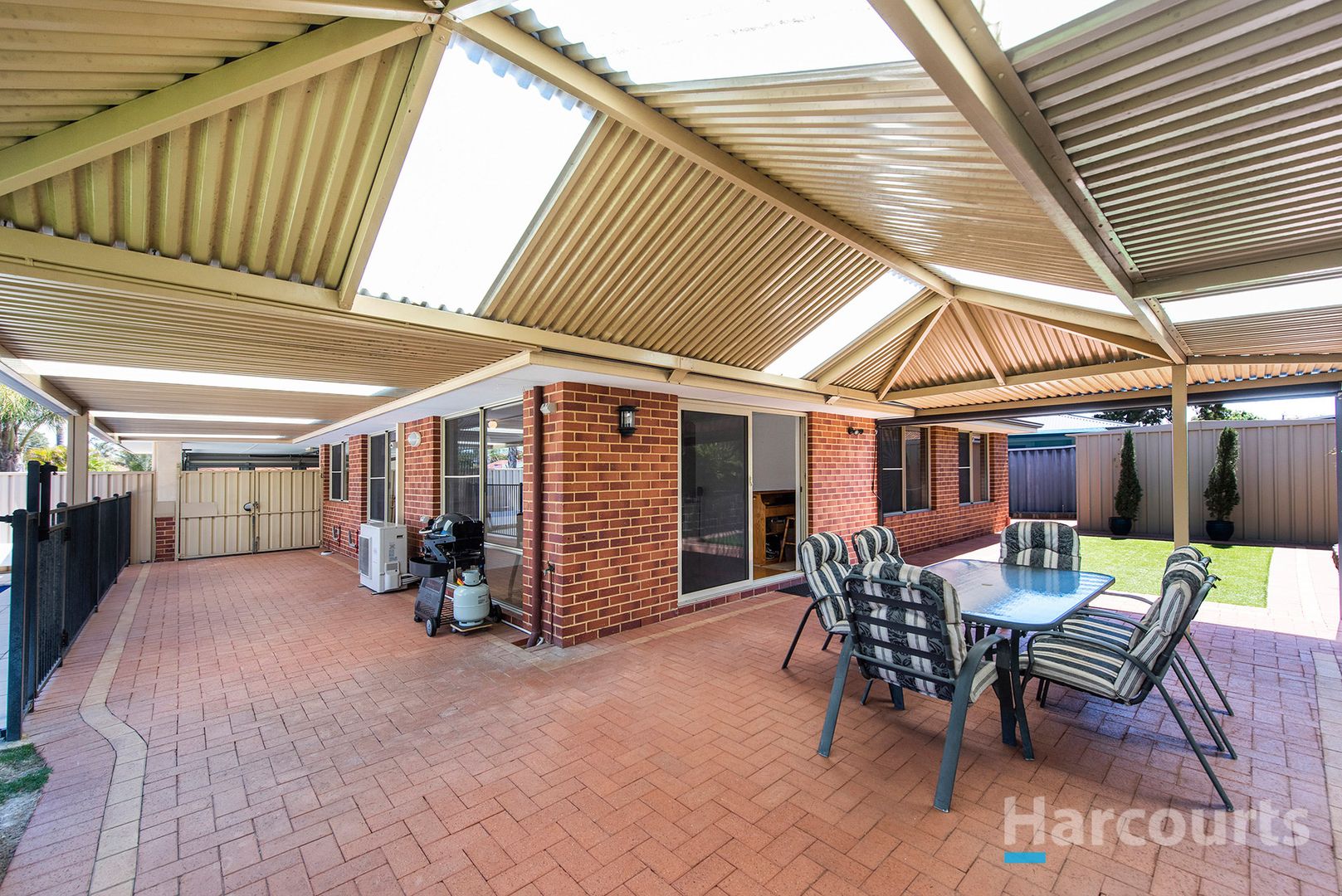 2 Carisbrooke Loop, Hocking WA 6065, Image 2