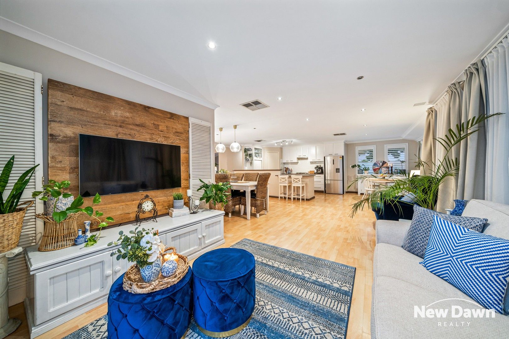 4 bedrooms House in 2 Flora Valley Grove ELLENBROOK WA, 6069