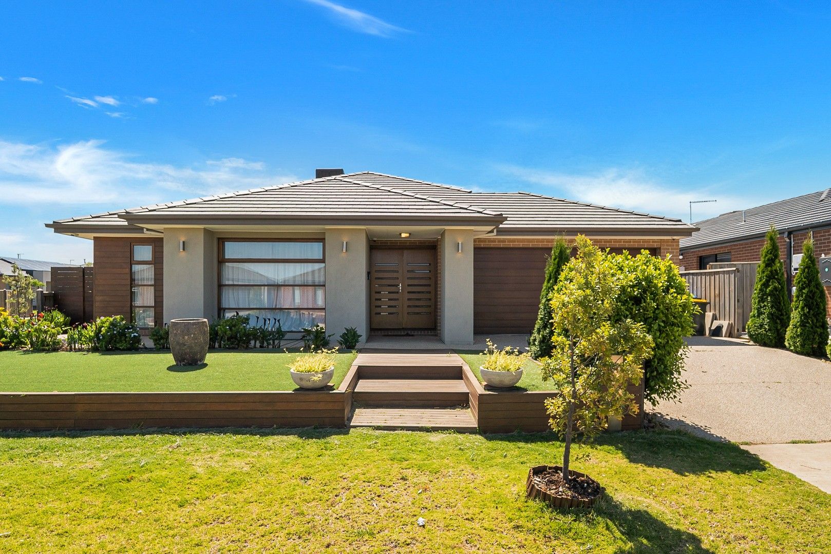 4 bedrooms House in 25 Spearmint Boulevard MANOR LAKES VIC, 3024