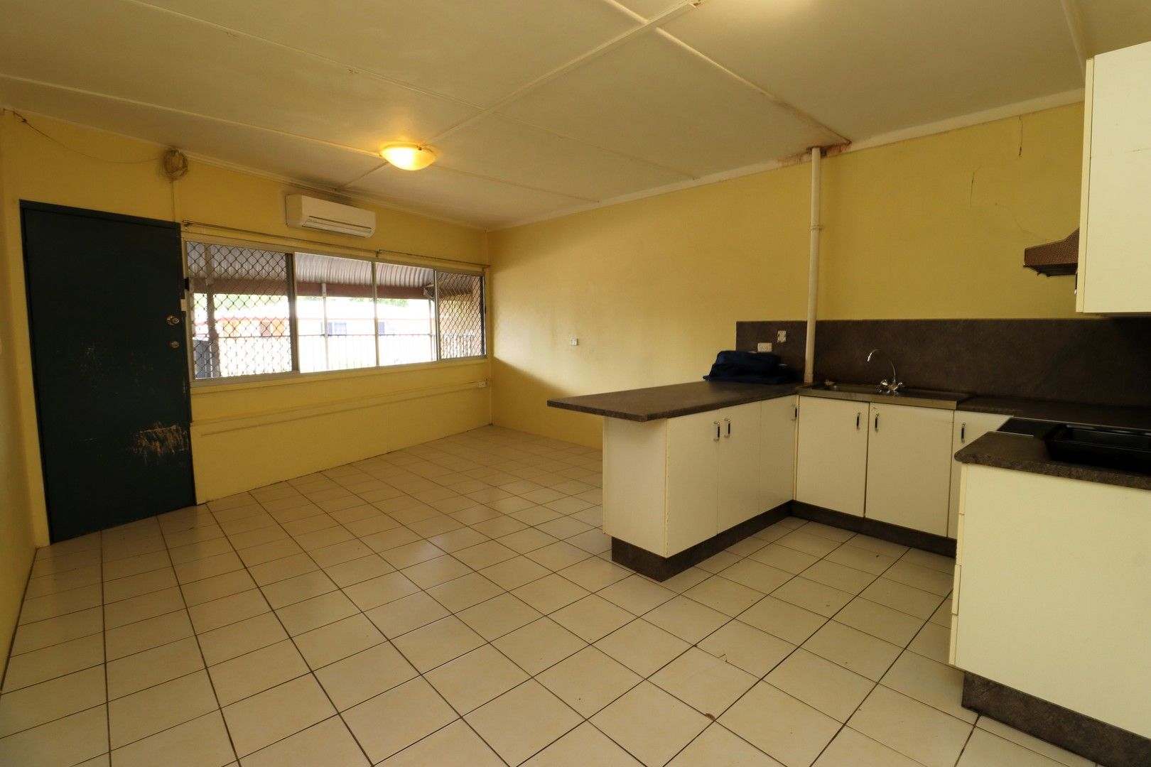 Unit 4/82 Hilary St, Mount Isa QLD 4825, Image 0