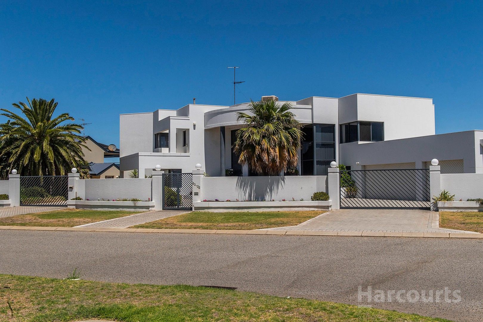 5 bedrooms House in 20 Ronsard Drive SAN REMO WA, 6210