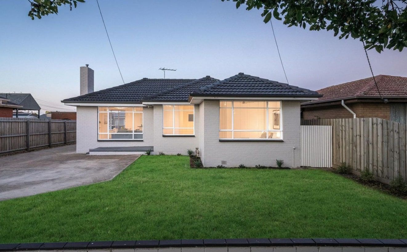 2 bedrooms Apartment / Unit / Flat in 1/111 Liston Street BELL POST HILL VIC, 3215