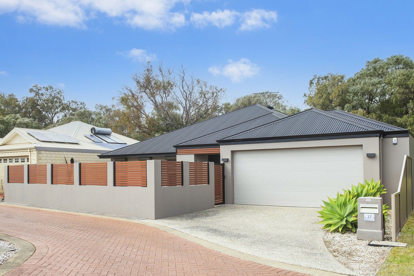 17 Oxford Close, Abbey WA 6280, Image 0