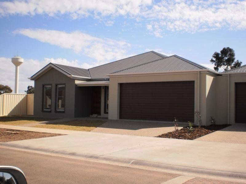 21 Tower Gardens, Mildura VIC 3500 House For Rent Domain