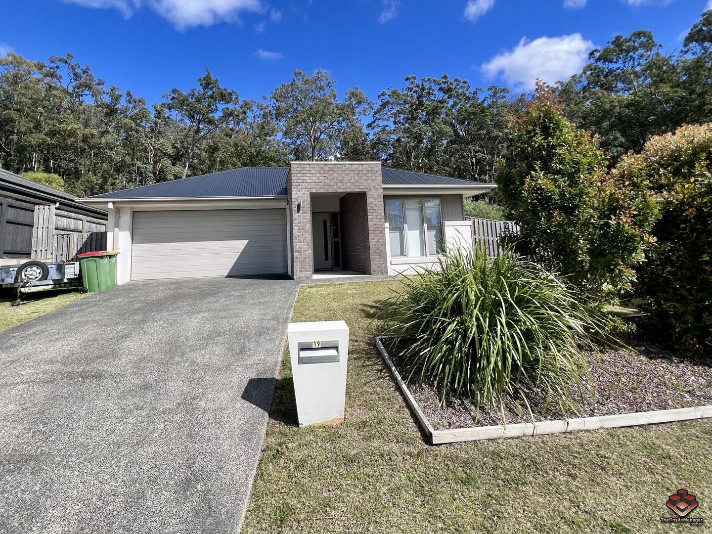 19 Aingeal Place, Oxenford QLD 4210