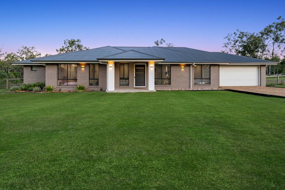 Picture of 3 Poinciana Avenue, RIFLE RANGE QLD 4311