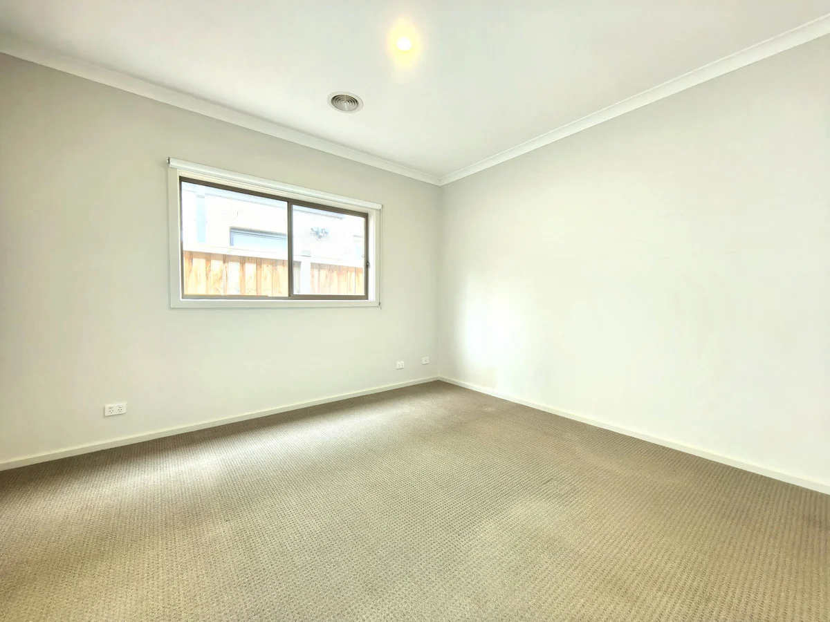 Additional image 14 of 102 Evesham Drive, Point Cook VIC 3030