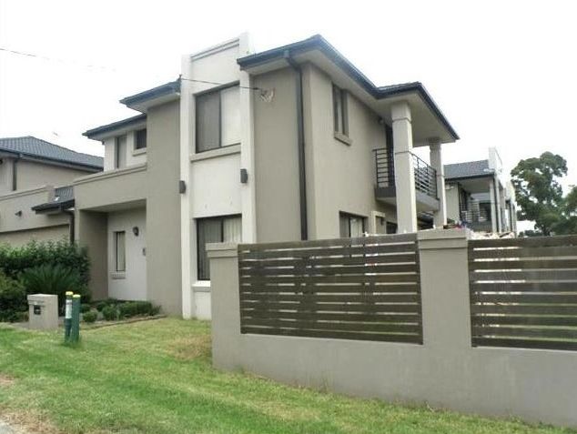 3 bedrooms House in 33 Greenway Parade REVESBY NSW, 2212