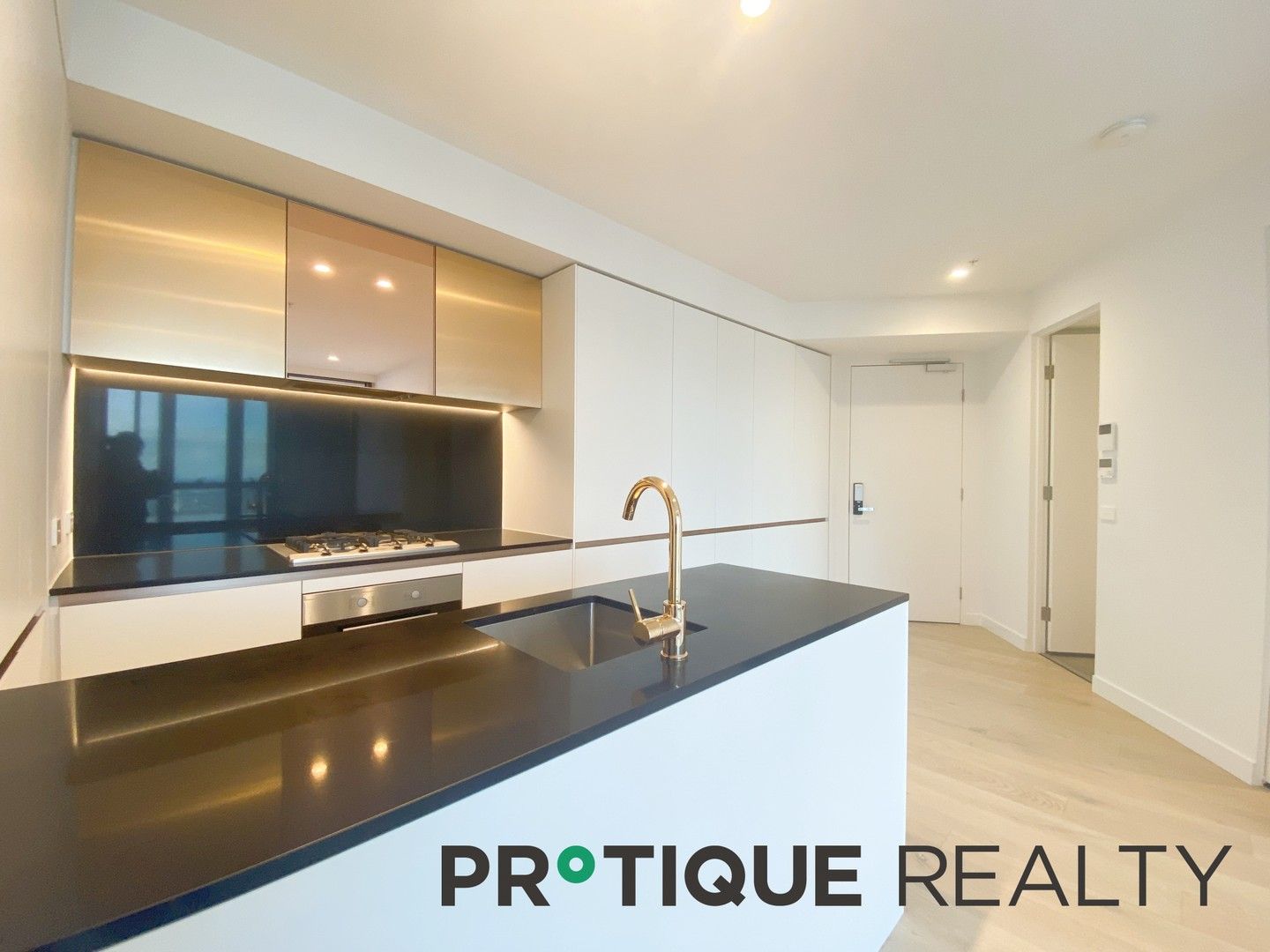 1 bedrooms Apartment / Unit / Flat in 5920/228 La Trobe Street MELBOURNE VIC, 3000