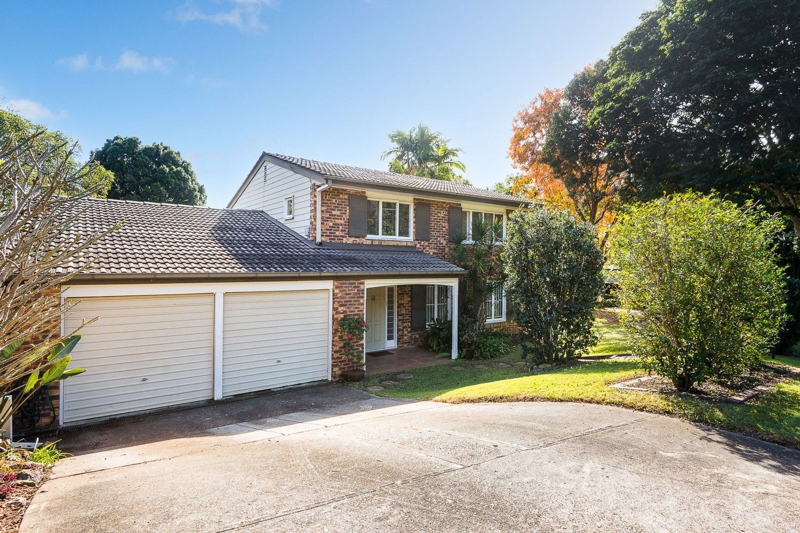 4 bedrooms House in 61 Castile Street INDOOROOPILLY QLD, 4068