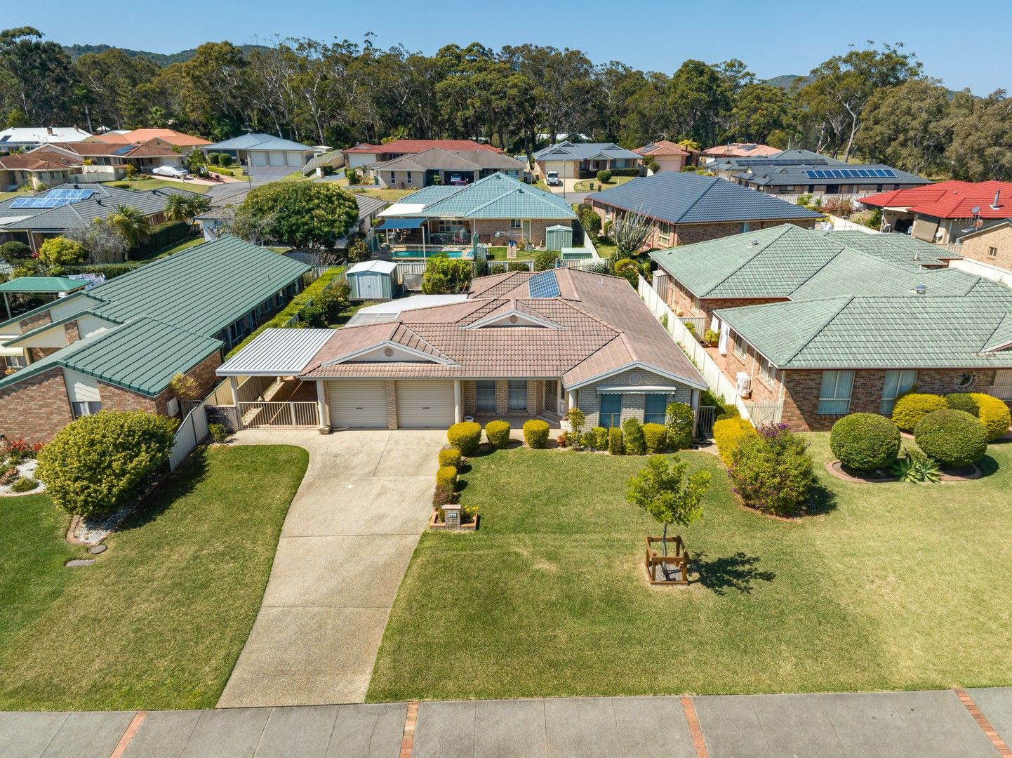 4 bedrooms House in 130 The Southern Parkway FORSTER NSW, 2428