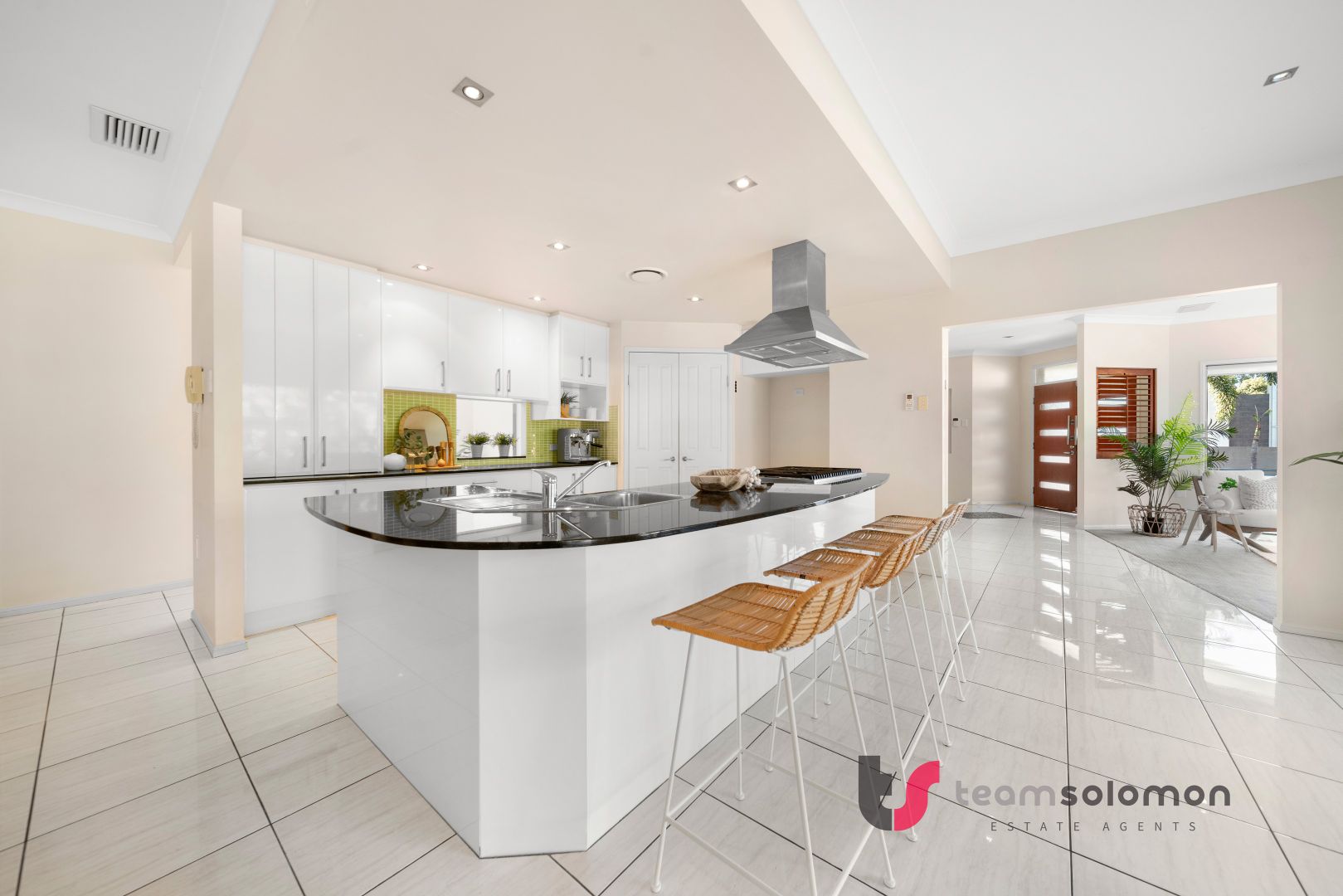 Ormiston QLD 4160 6 beds house for Sale, Negotiable Sale 2018391322