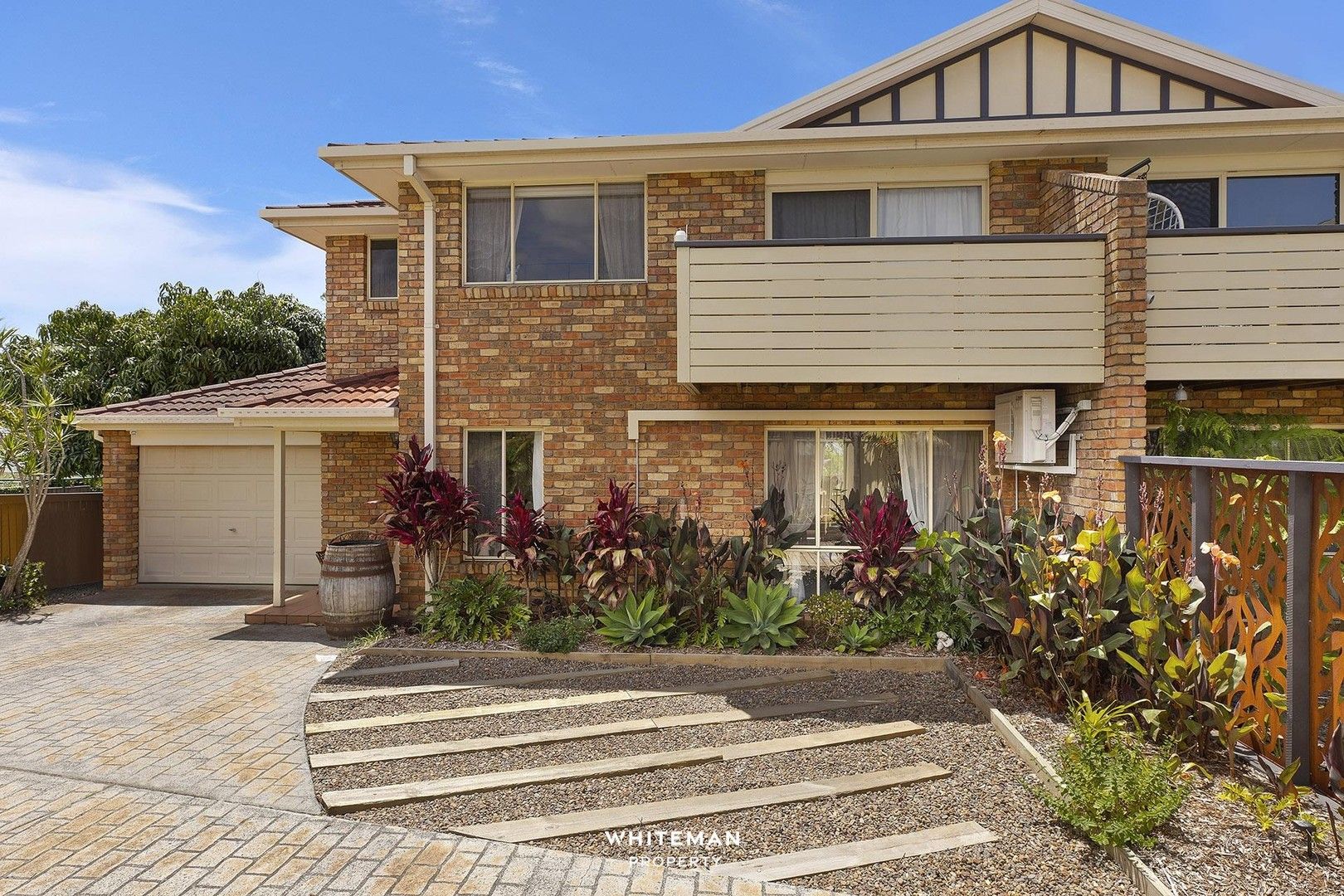 3 bedrooms House in 2/165 Ocean View Drive WAMBERAL NSW, 2260