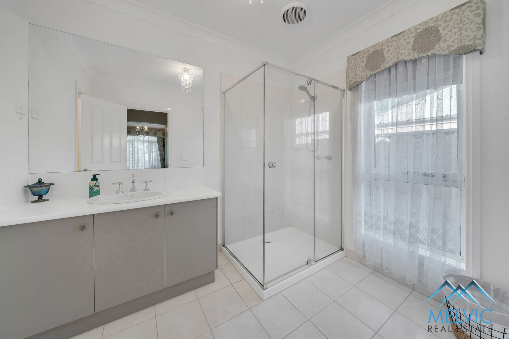 15 Villella Drive, Pakenham VIC 3810, Image 2