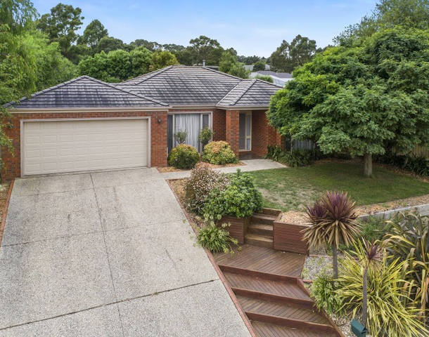 7 Oakbank Drive, Mount Helen VIC 3350