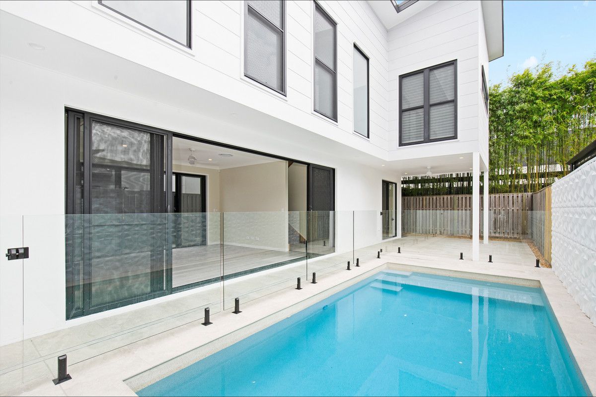 21 Clover Way, Helensvale QLD 4212 Domain