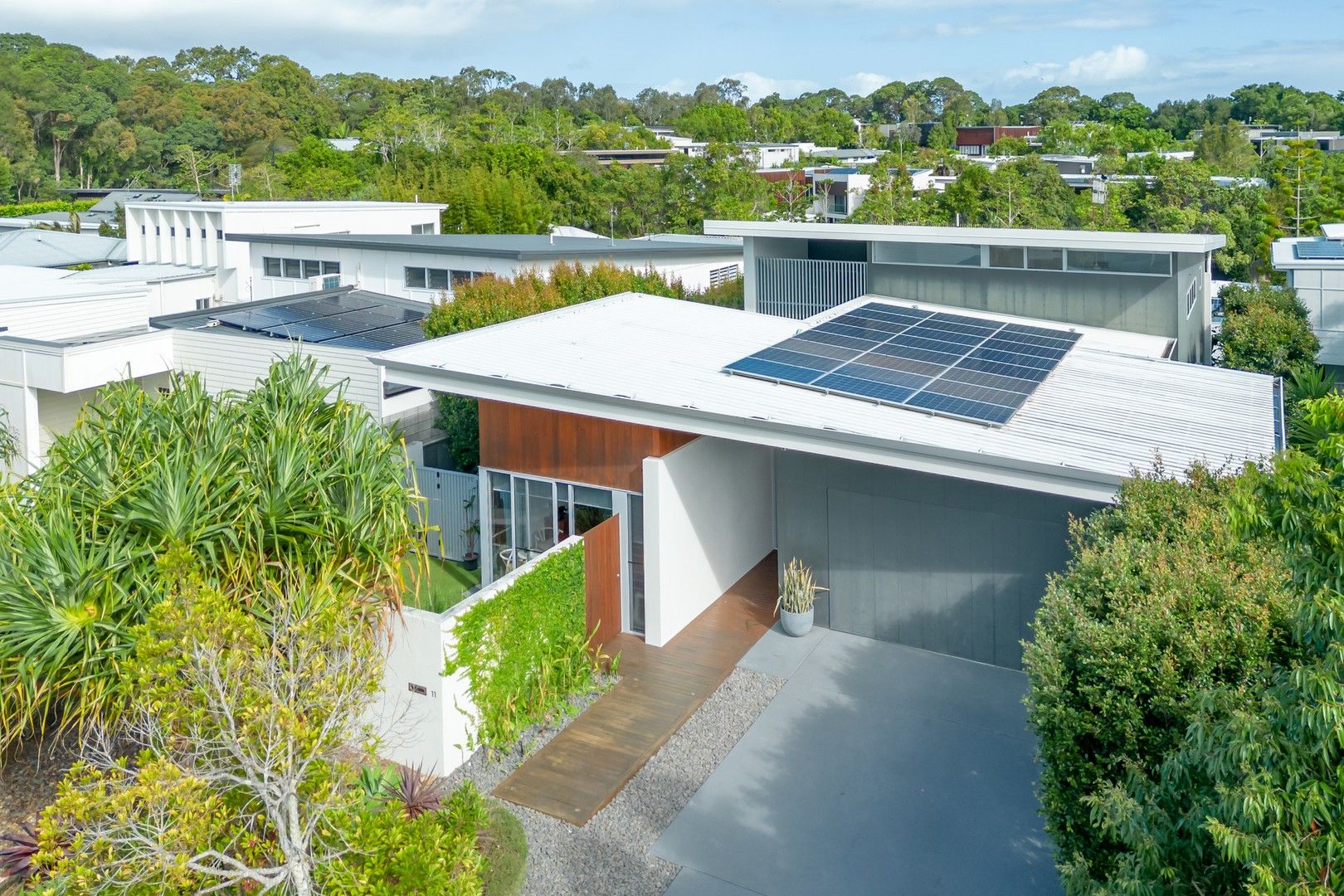 5 bedrooms House in 11 Blue Gum Road NOOSA HEADS QLD, 4567