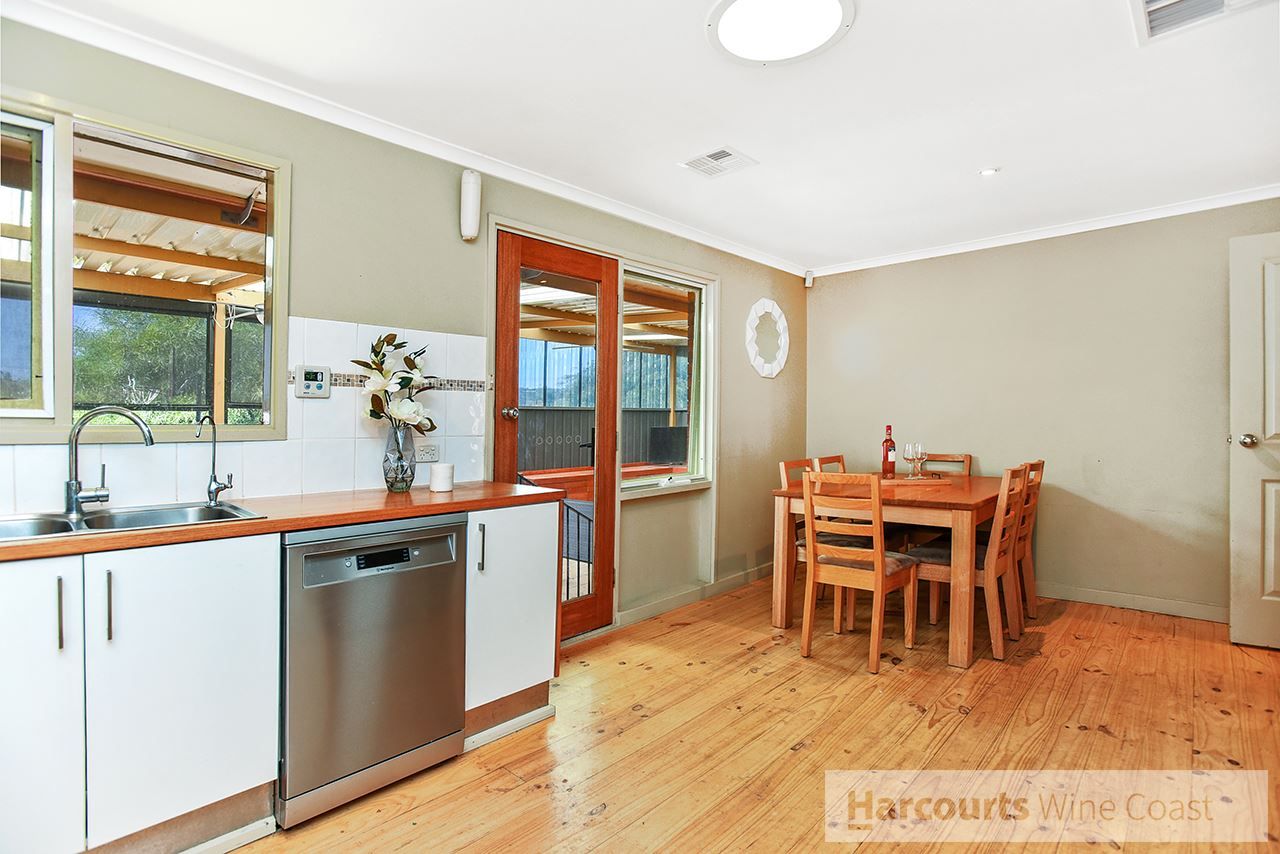 10 Lismore Crescent, Huntfield Heights SA 5163, Image 2