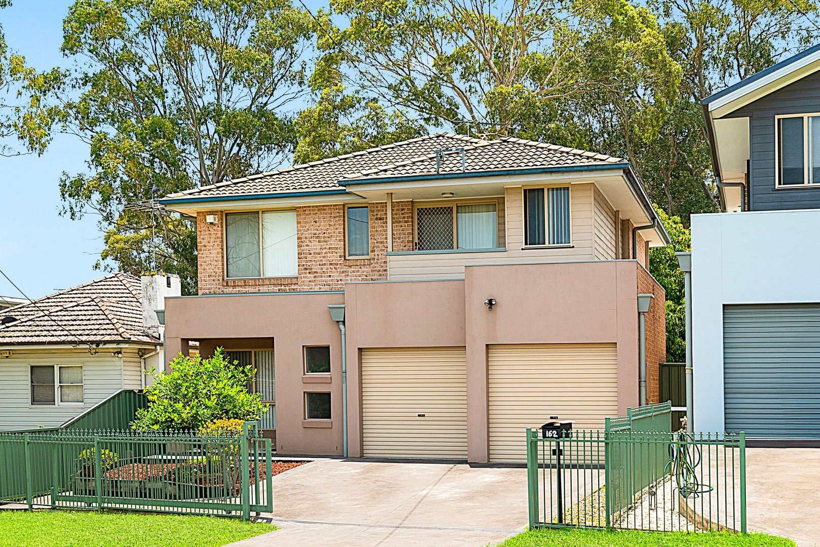 4 bedrooms House in 162 Virgil Avenue CHESTER HILL NSW, 2162