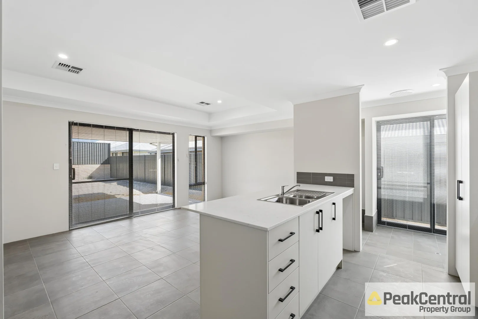 Additional image 6 of 4 Magpie Place, Eglinton WA 6034