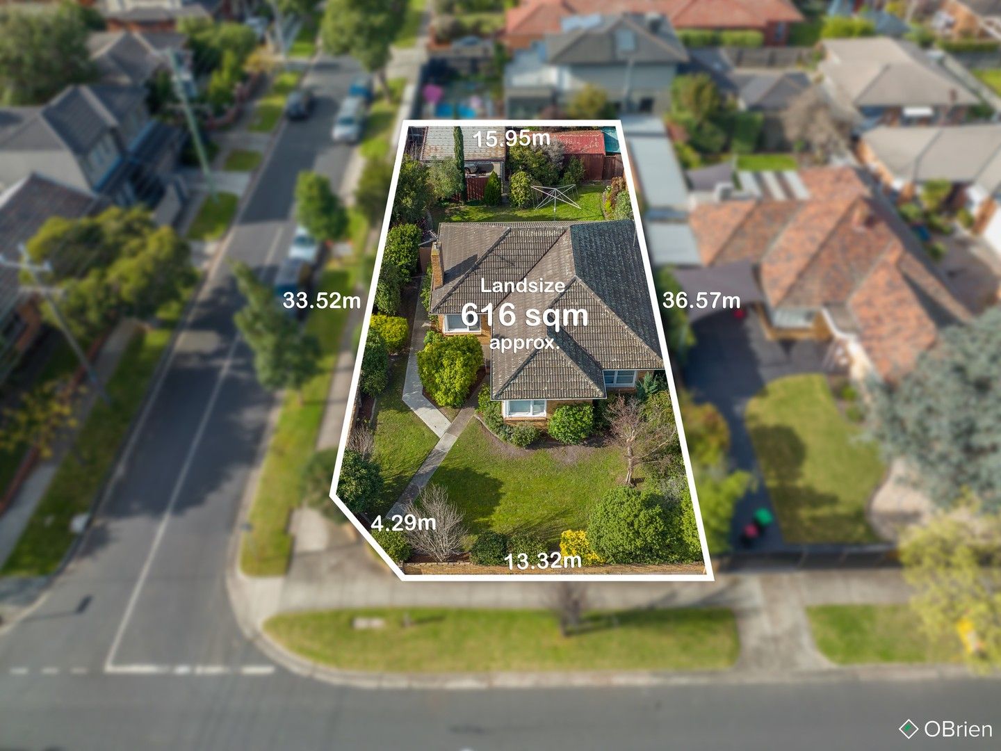 3 bedrooms House in 16 East Boundary Road BENTLEIGH EAST VIC, 3165