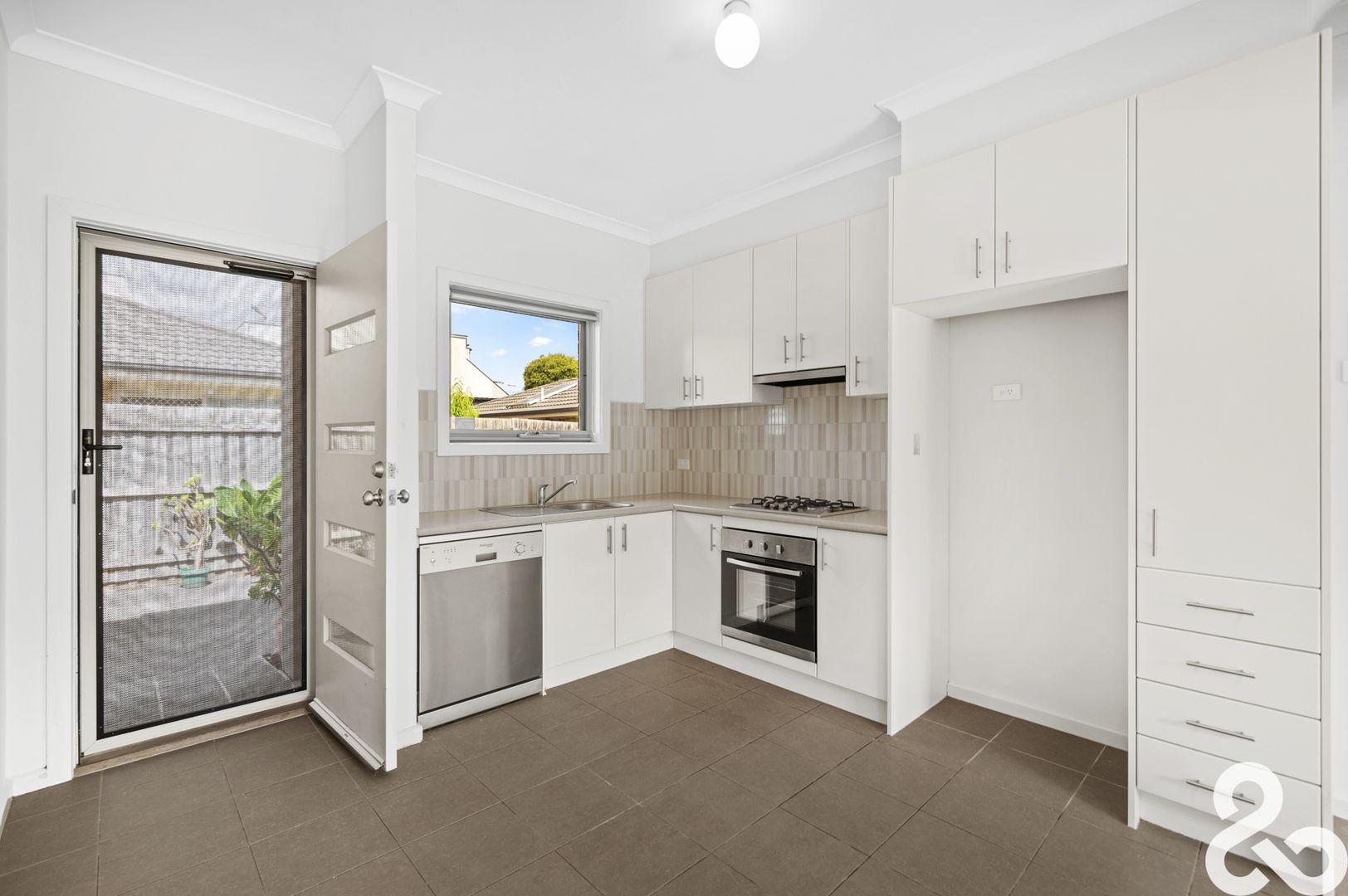 2/34 Tramoo Street, Lalor VIC 3075, Image 2