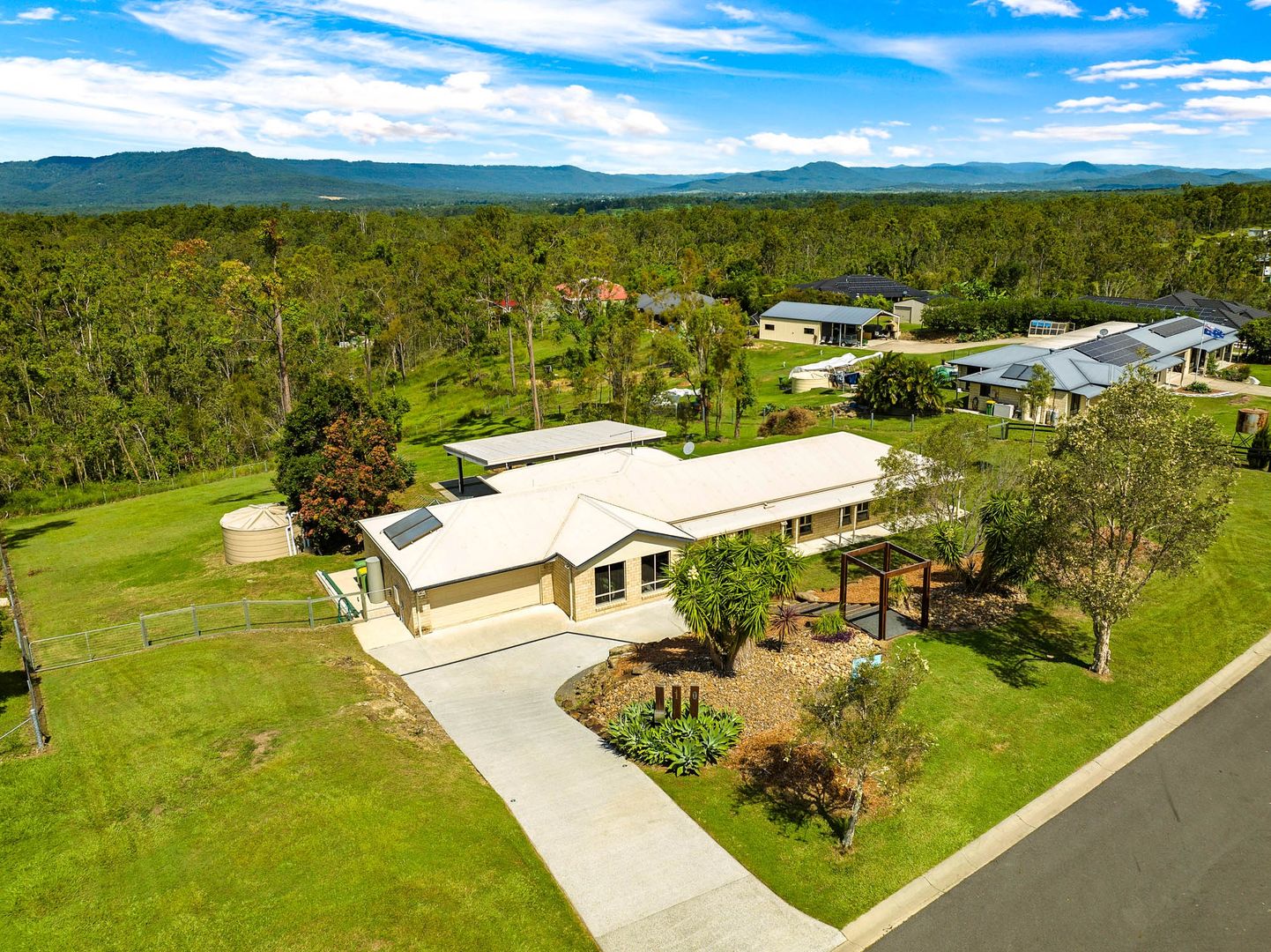 10-12 Borrowdale Court, Mundoolun QLD 4285, Image 1