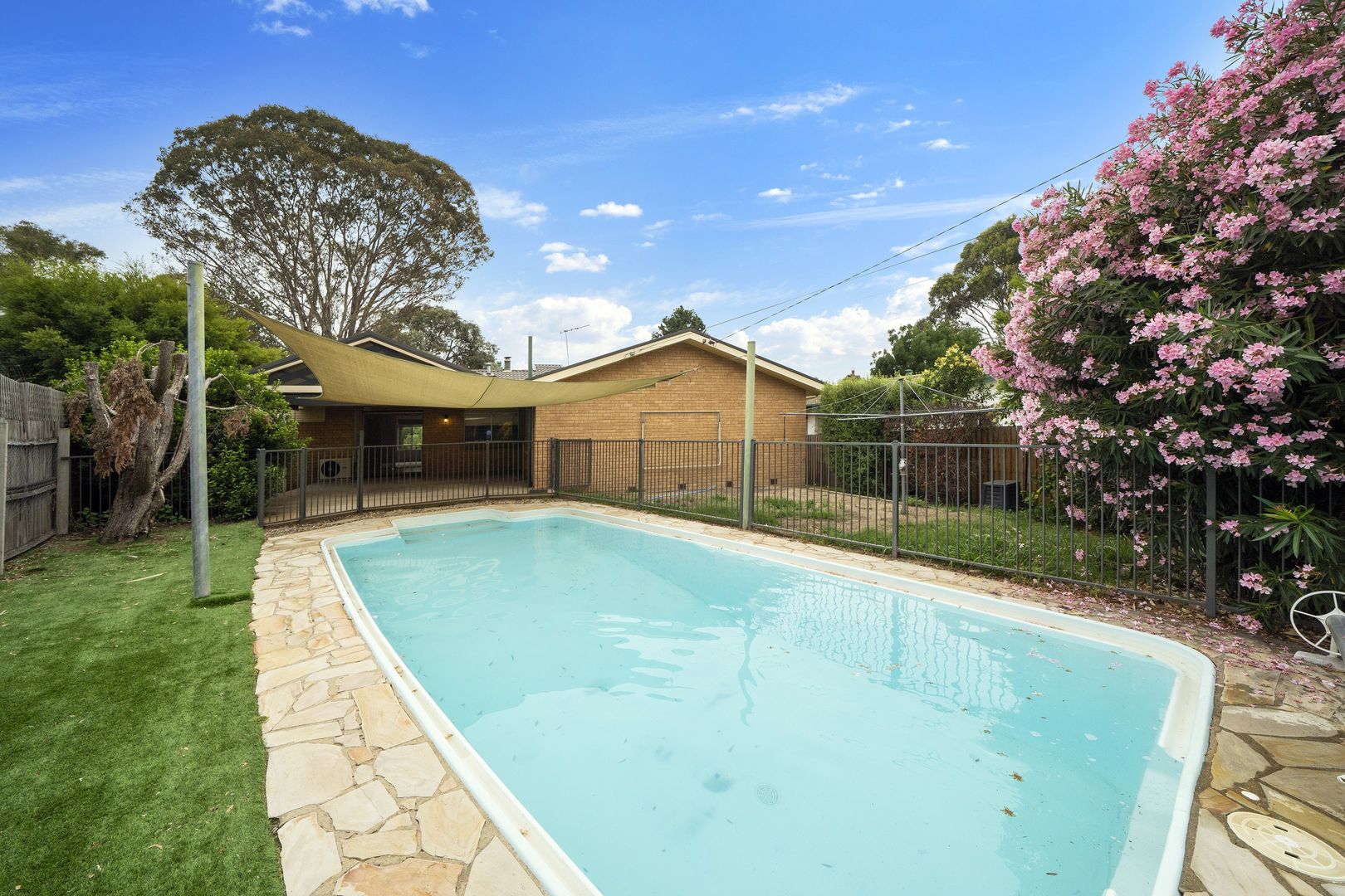 31 Armstrong Crescent, Holt ACT 2615