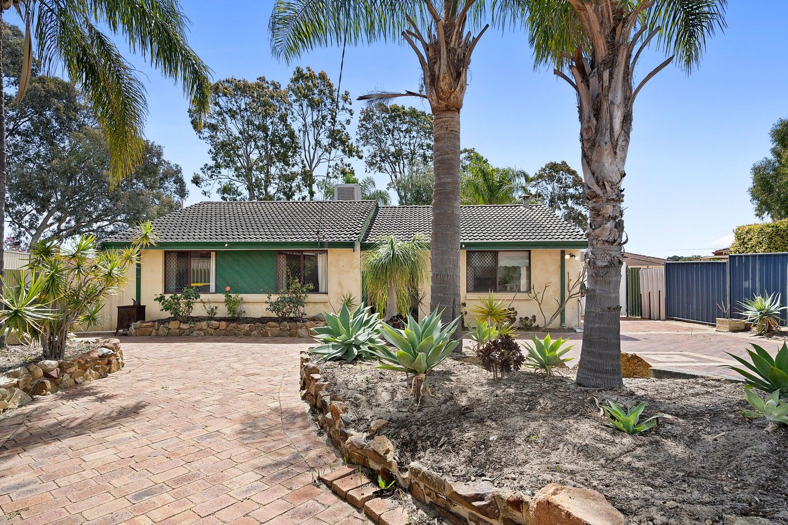 3 bedrooms House in 44 Ipswich Crescent GIRRAWHEEN WA, 6064