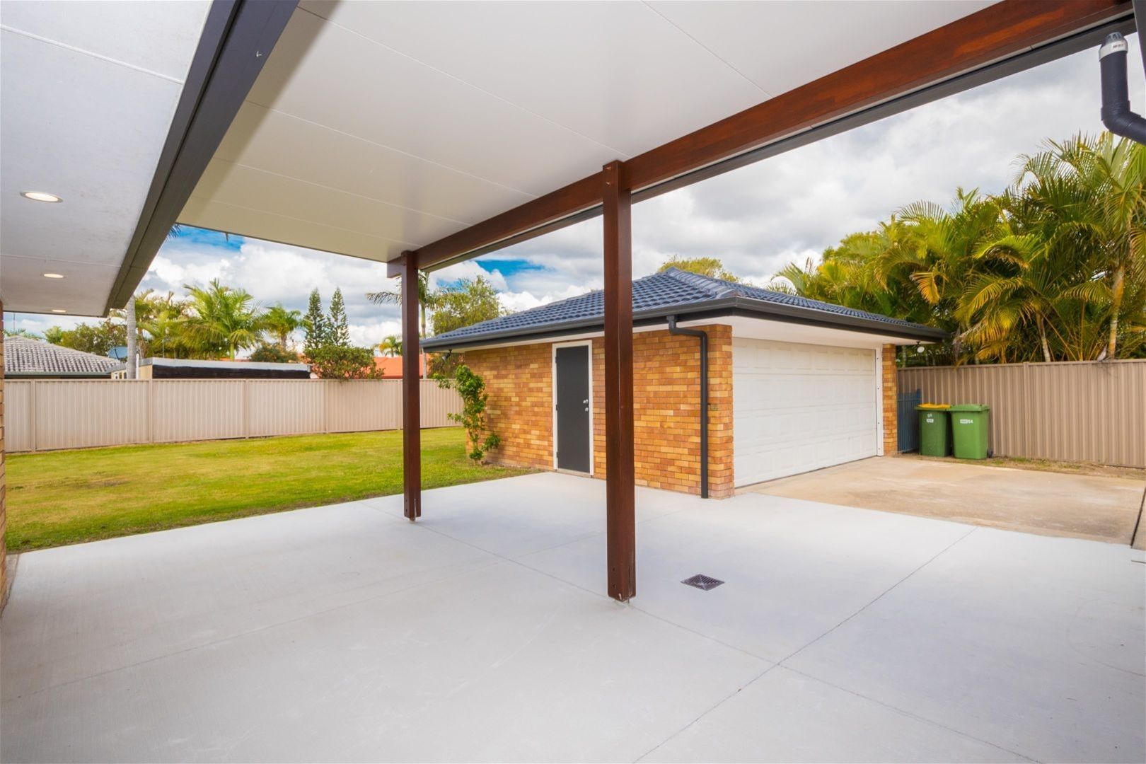 54 Barrier Reef Drive, Mermaid Waters QLD 4218 House For Rent 950