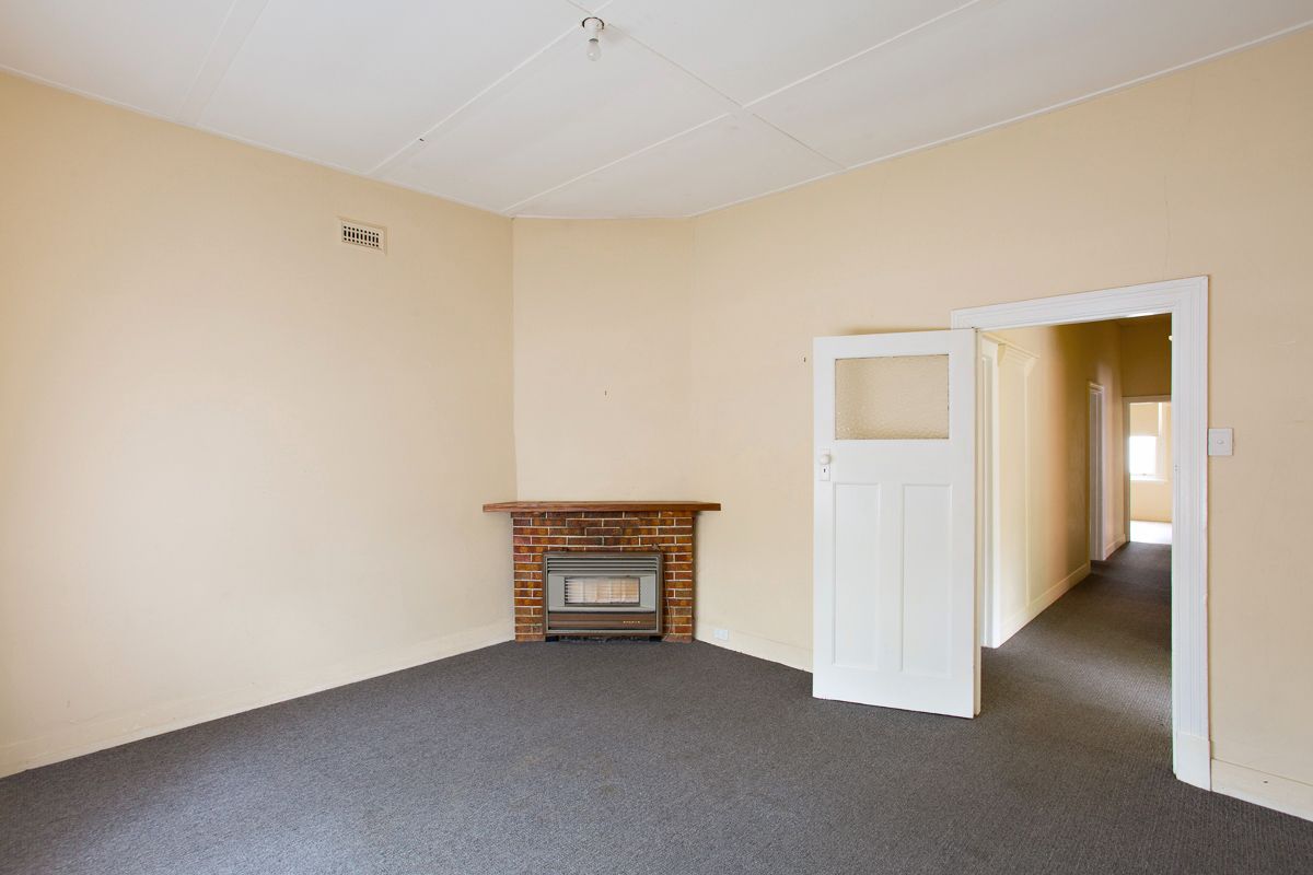 108 Seymour Street, Soldiers Hill VIC 3350, Image 2