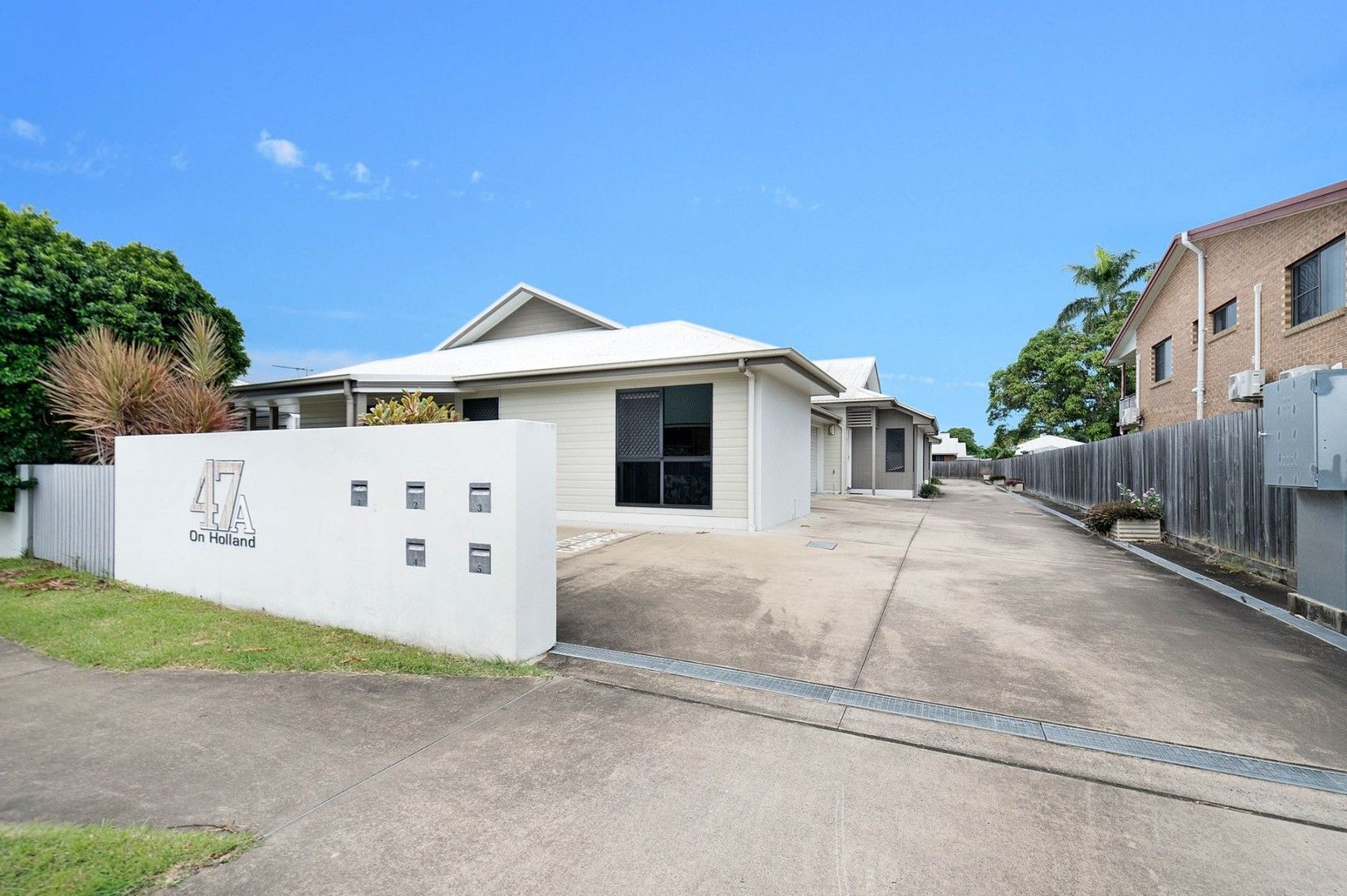 2/47a Holland Street, West Mackay QLD 4740, Image 0