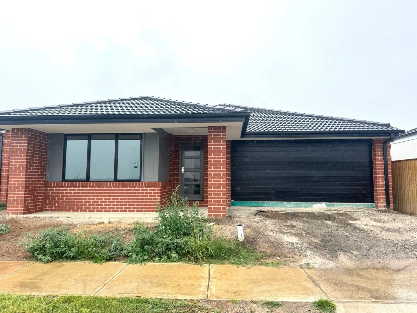 24 Kenmore Way, Clyde North VIC 3978