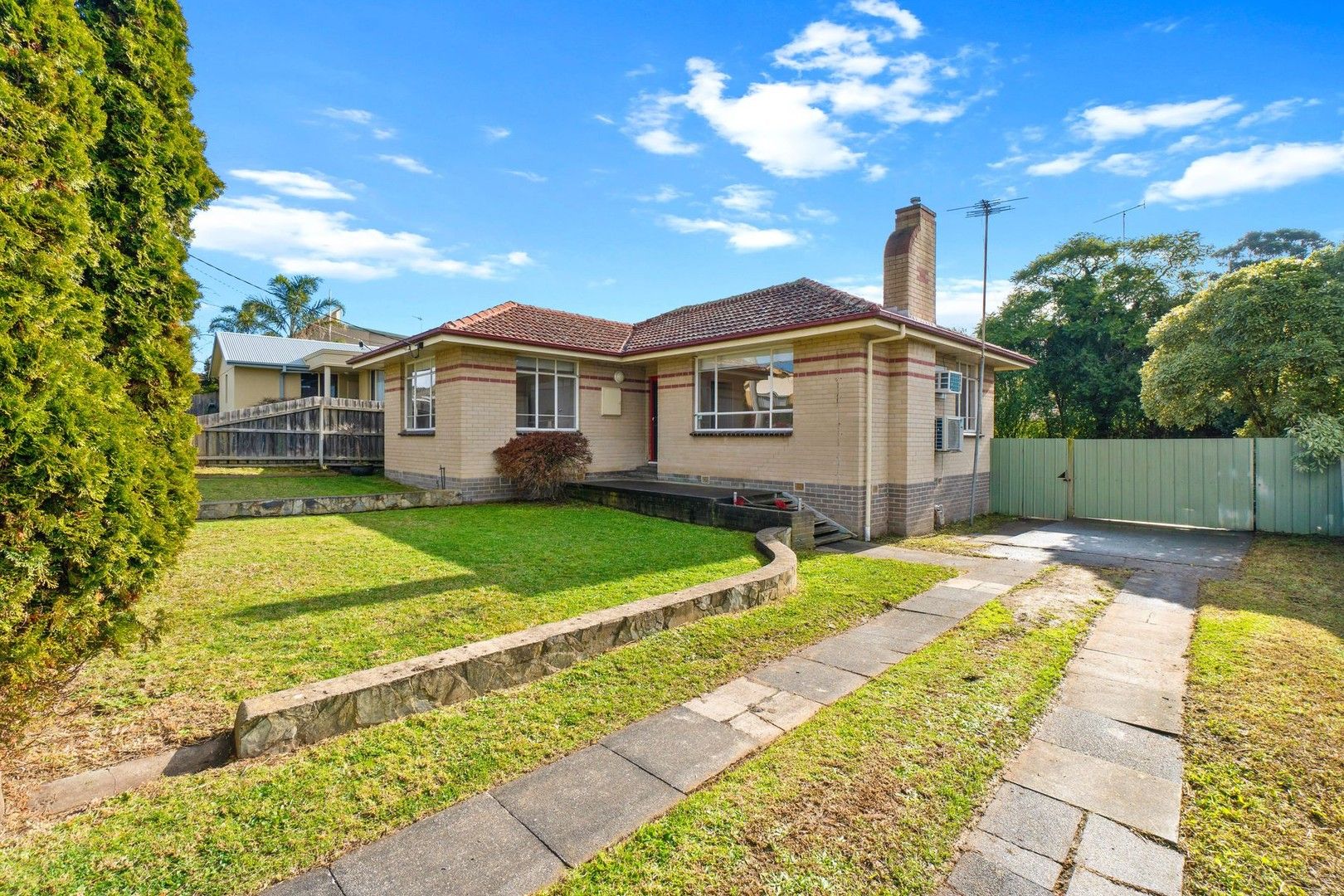 3 bedrooms House in 10 Lindsay Court TRARALGON VIC, 3844