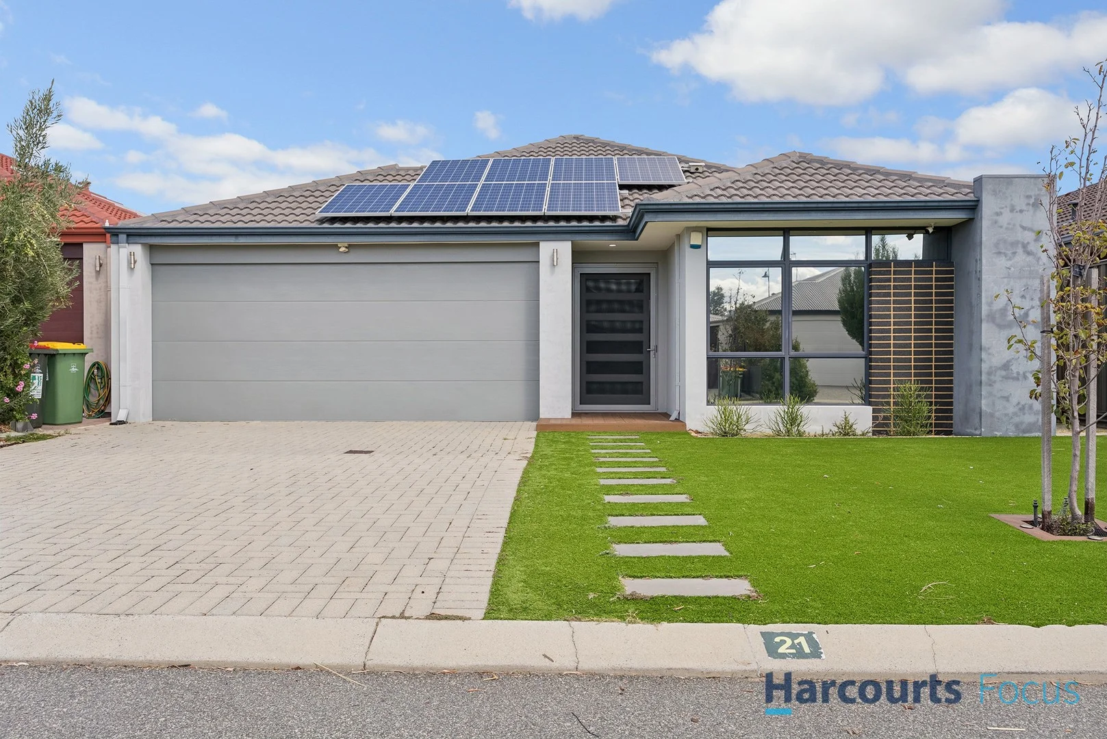 Primary image of 21 Massicot Road, Treeby WA 6164