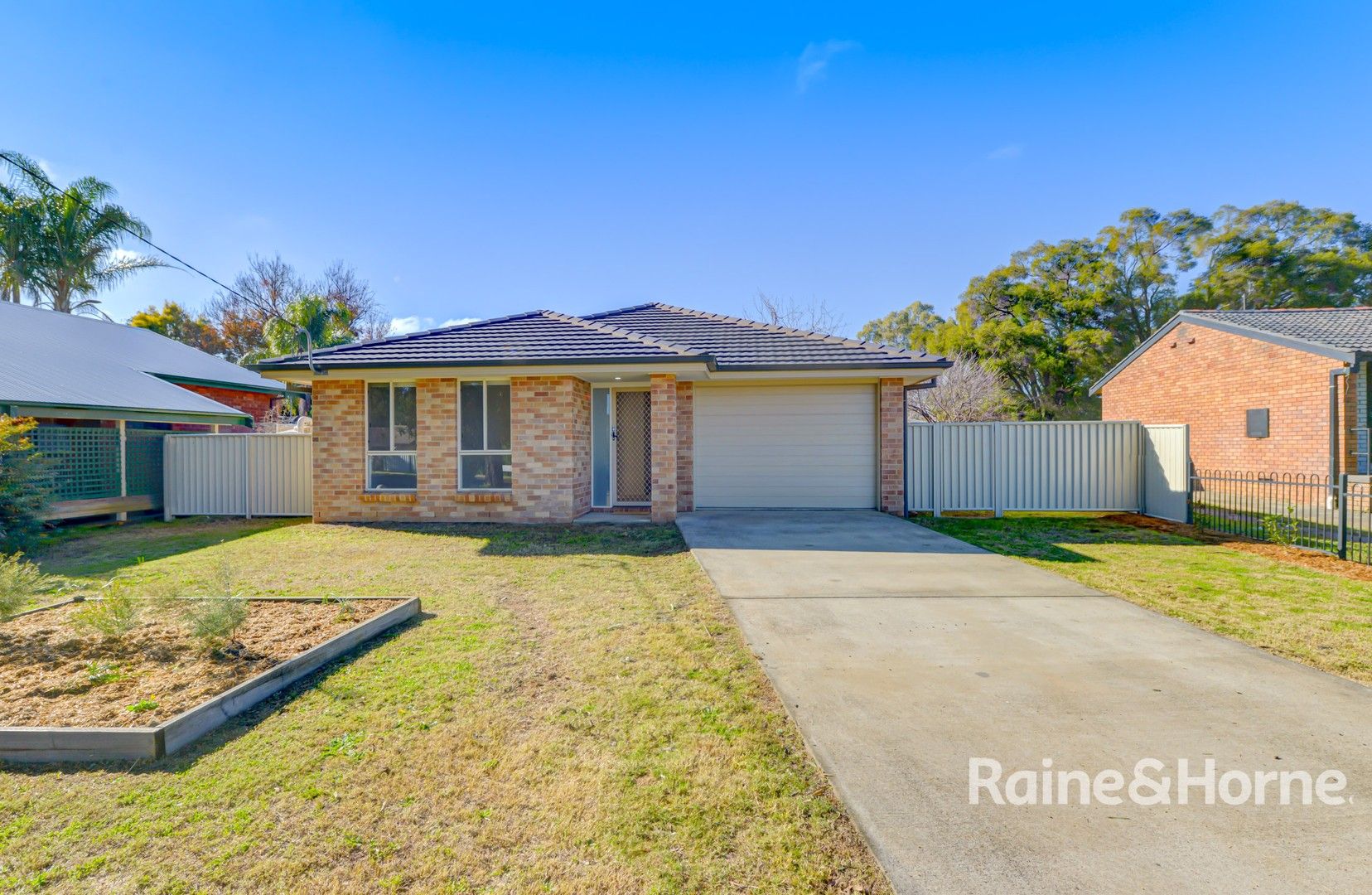 3 bedrooms House in 55 Cole Road TAMWORTH NSW, 2340