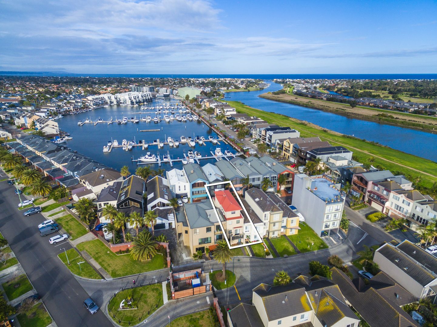 7 North Shore Drive, Patterson Lakes Property History & Address