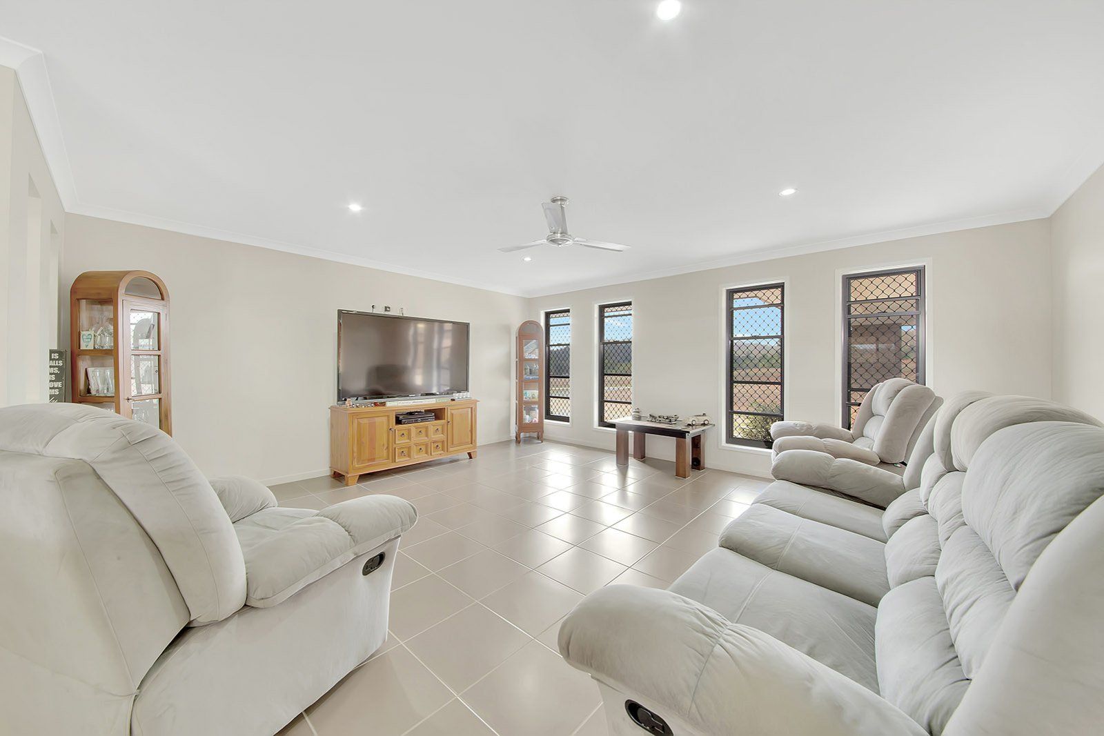 2 Monaros Court, Beecher QLD 4680, Image 2