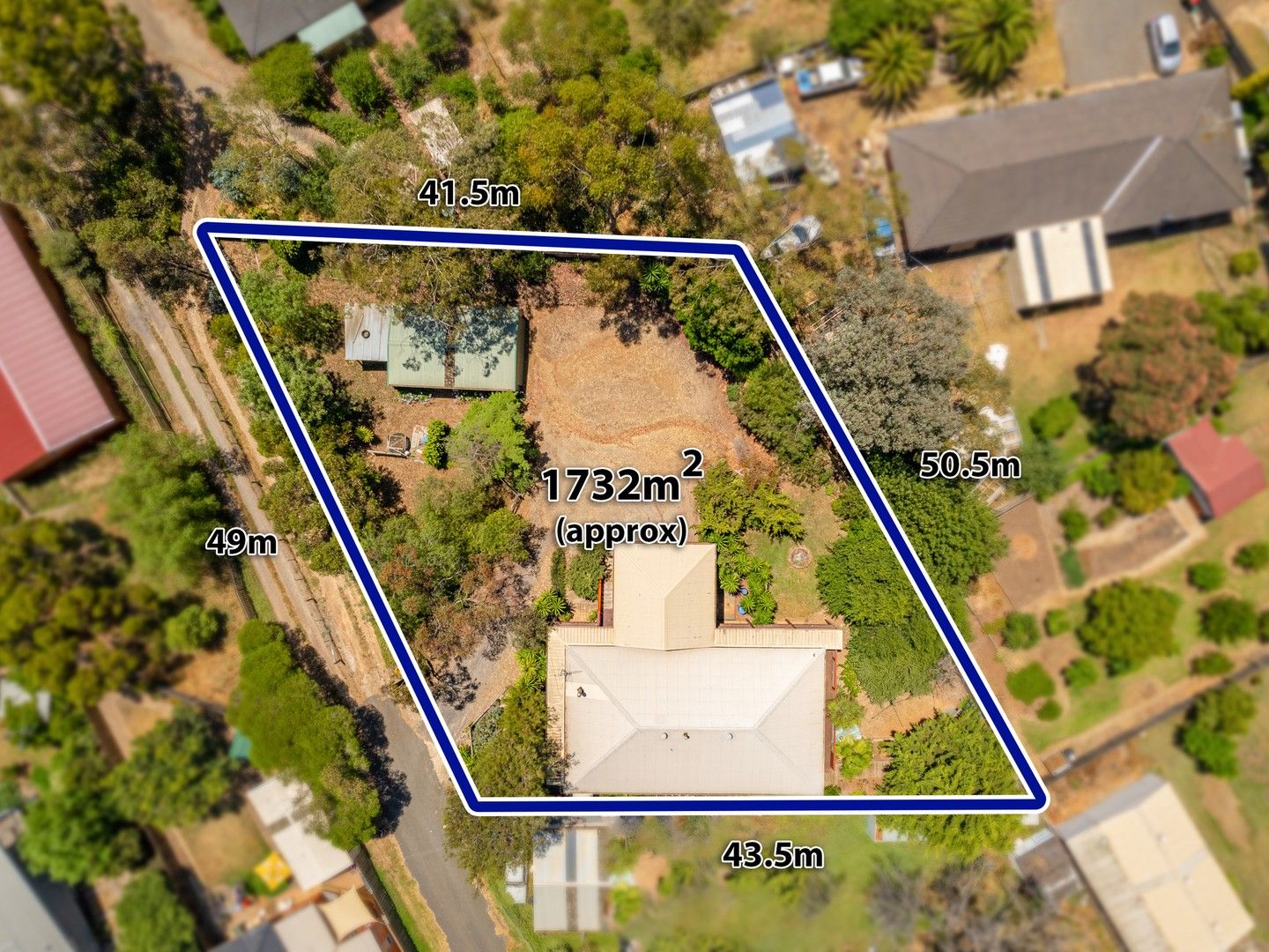 5 bedrooms House in 3 Love Close MADDINGLEY VIC, 3340