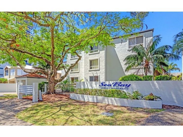 11/3-5 Norman Street, Southport QLD 4215