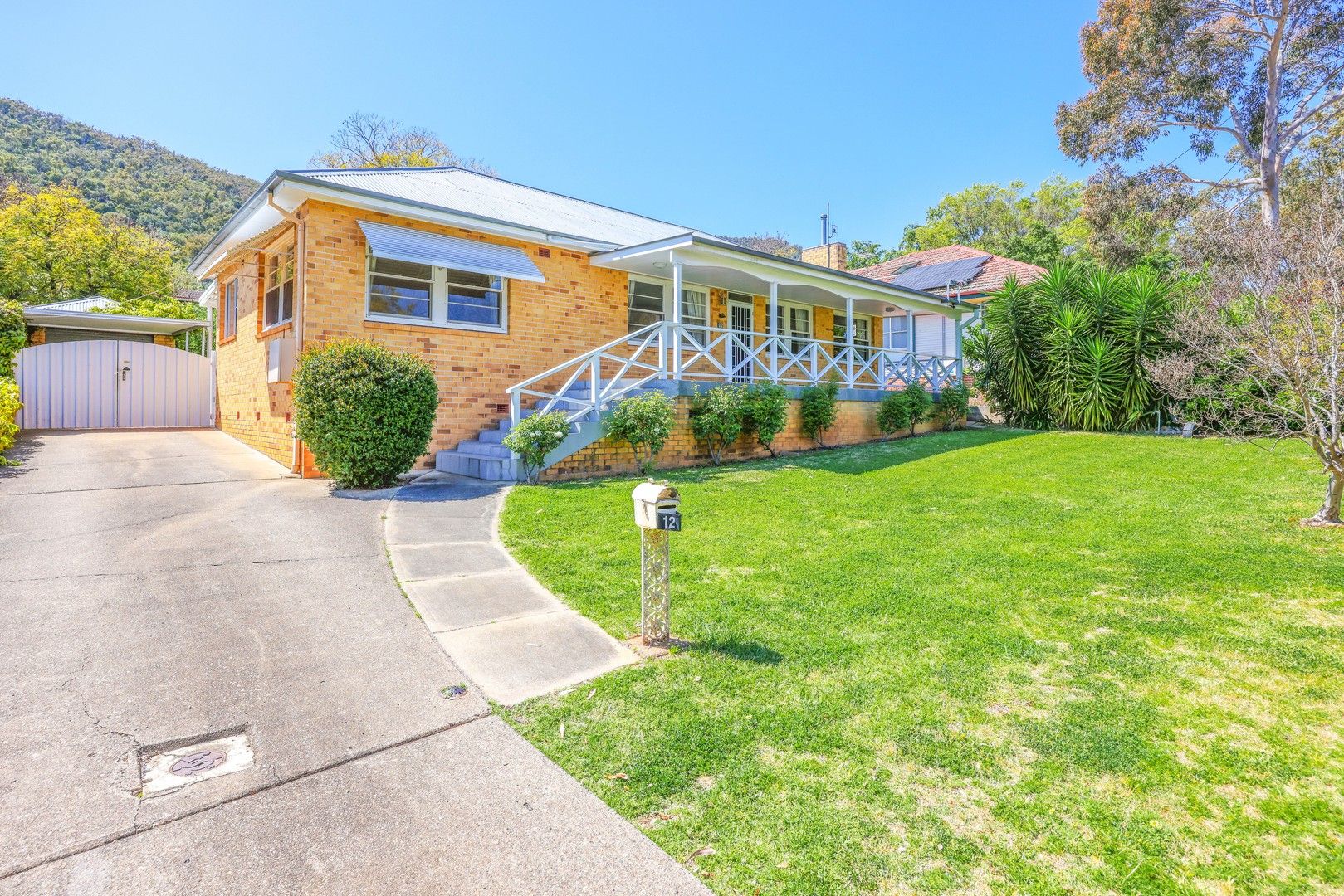4 bedrooms House in 12 Golf Street TAMWORTH NSW, 2340