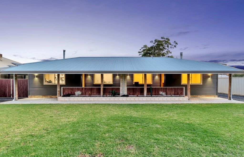 4 bedrooms House in 40 Wellard Street SERPENTINE WA, 6125