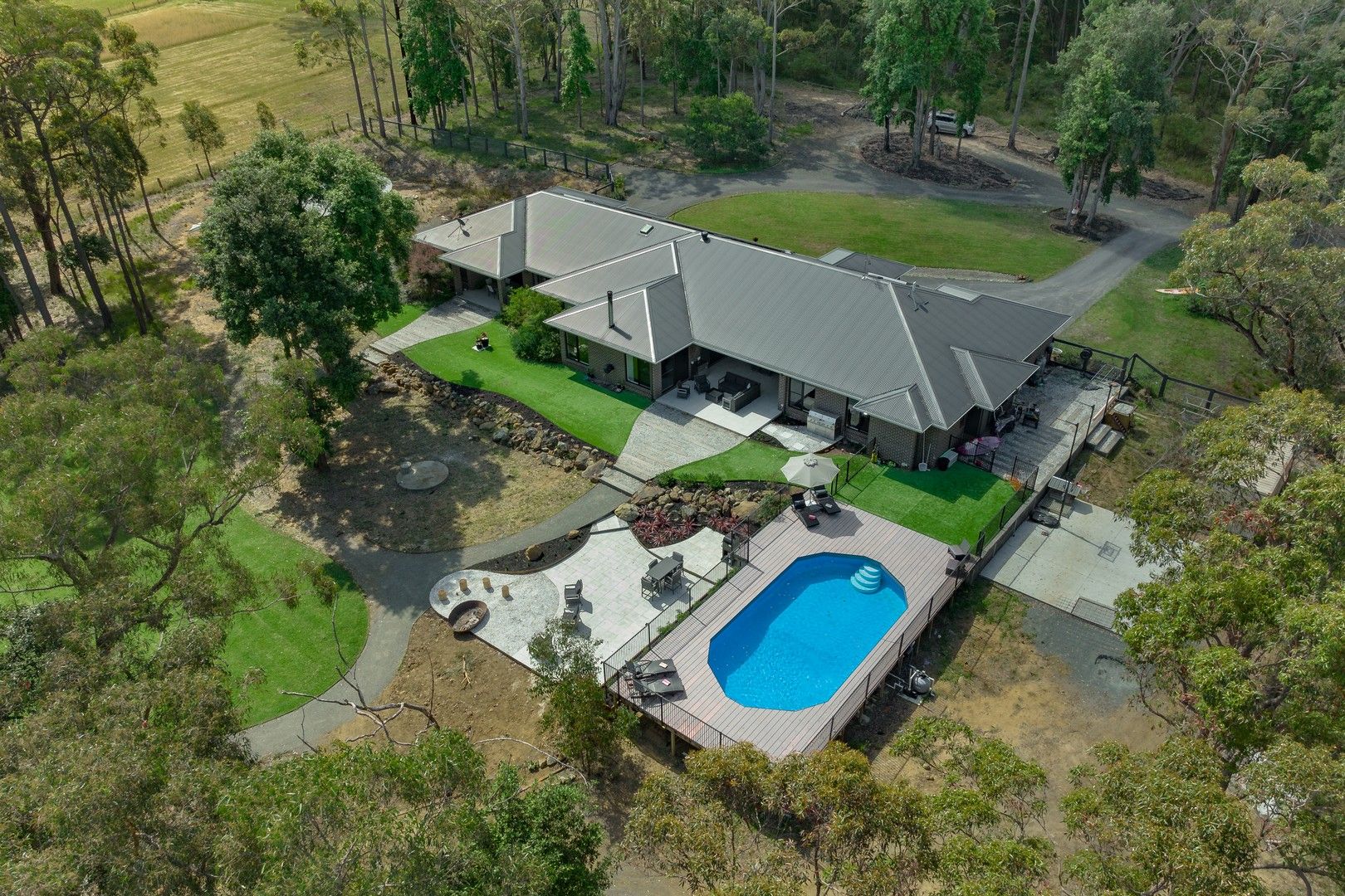 7 bedrooms House in 50B Lilly Pilly Lane TAPITALLEE NSW, 2540