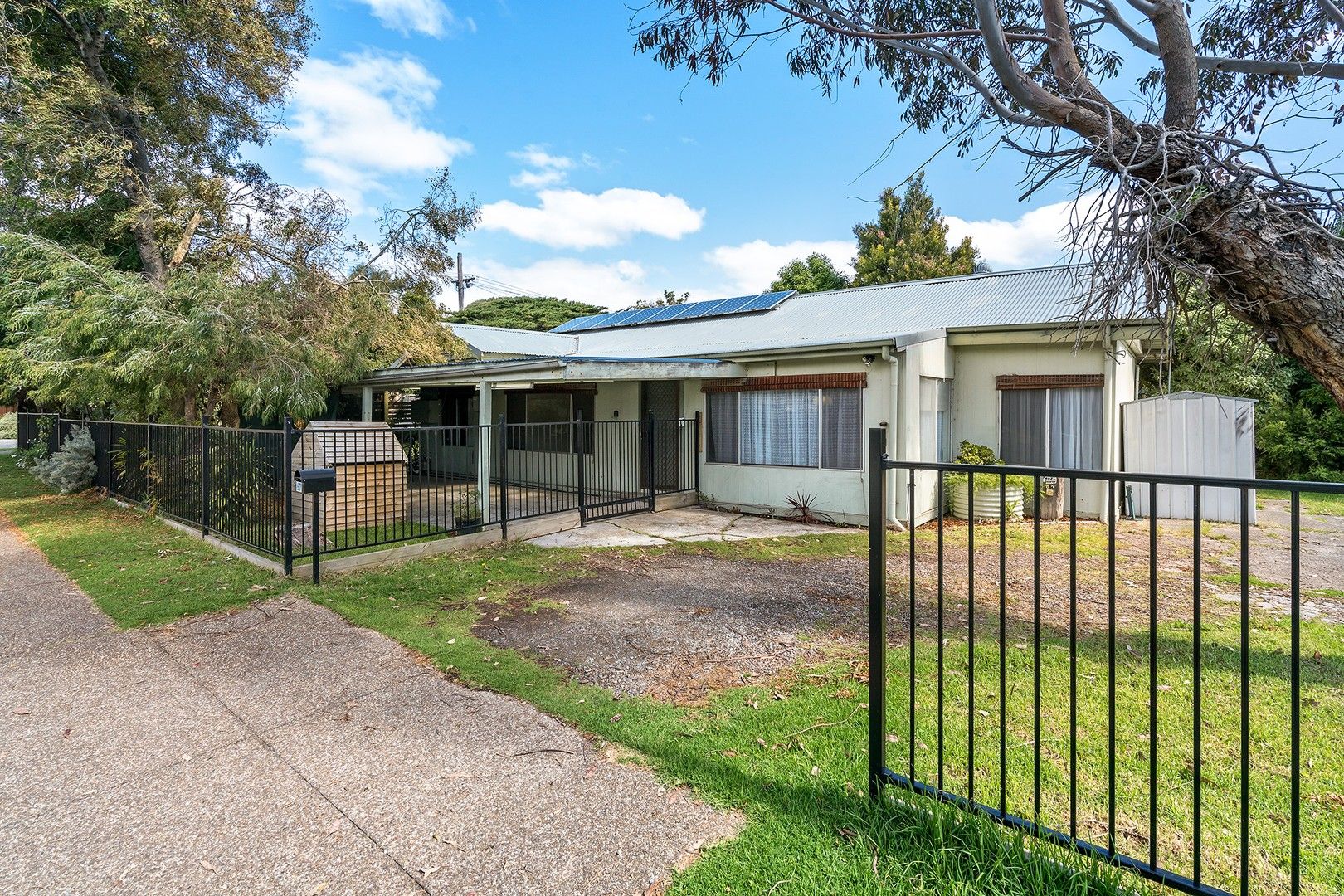 3 bedrooms House in 67 Seaview Avenue SAFETY BEACH VIC, 3936