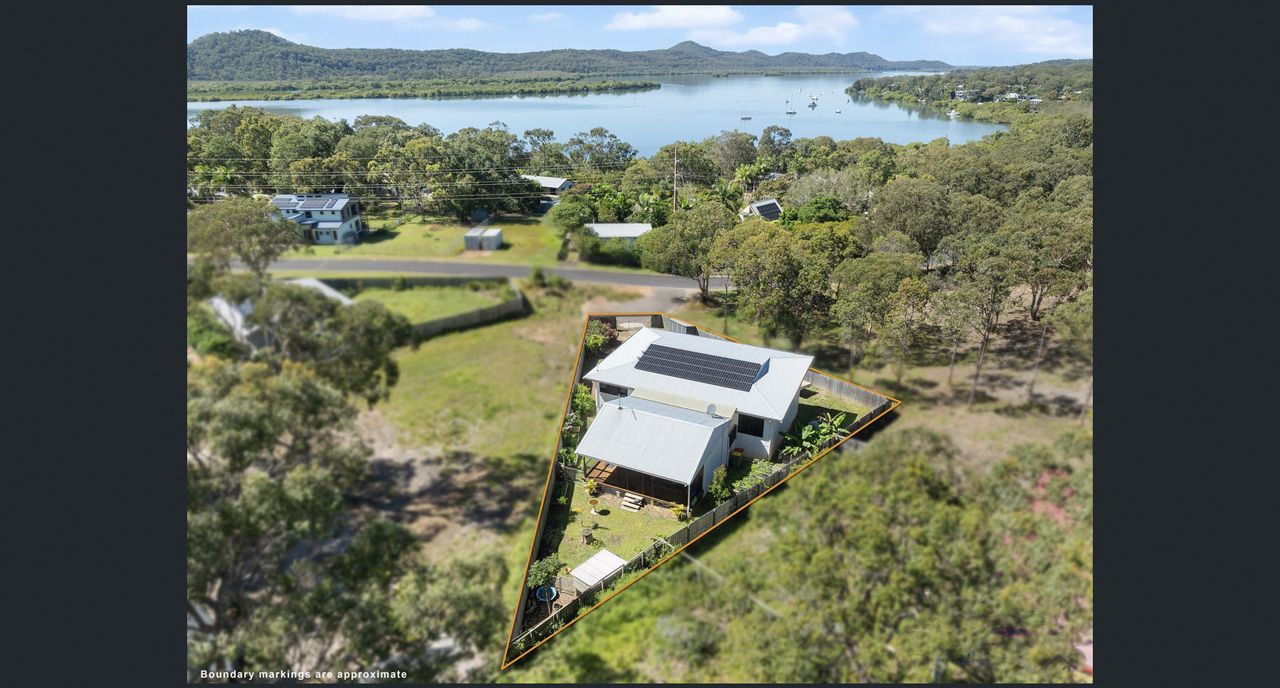 3 bedrooms House in 7 James Street RUSSELL ISLAND QLD, 4184