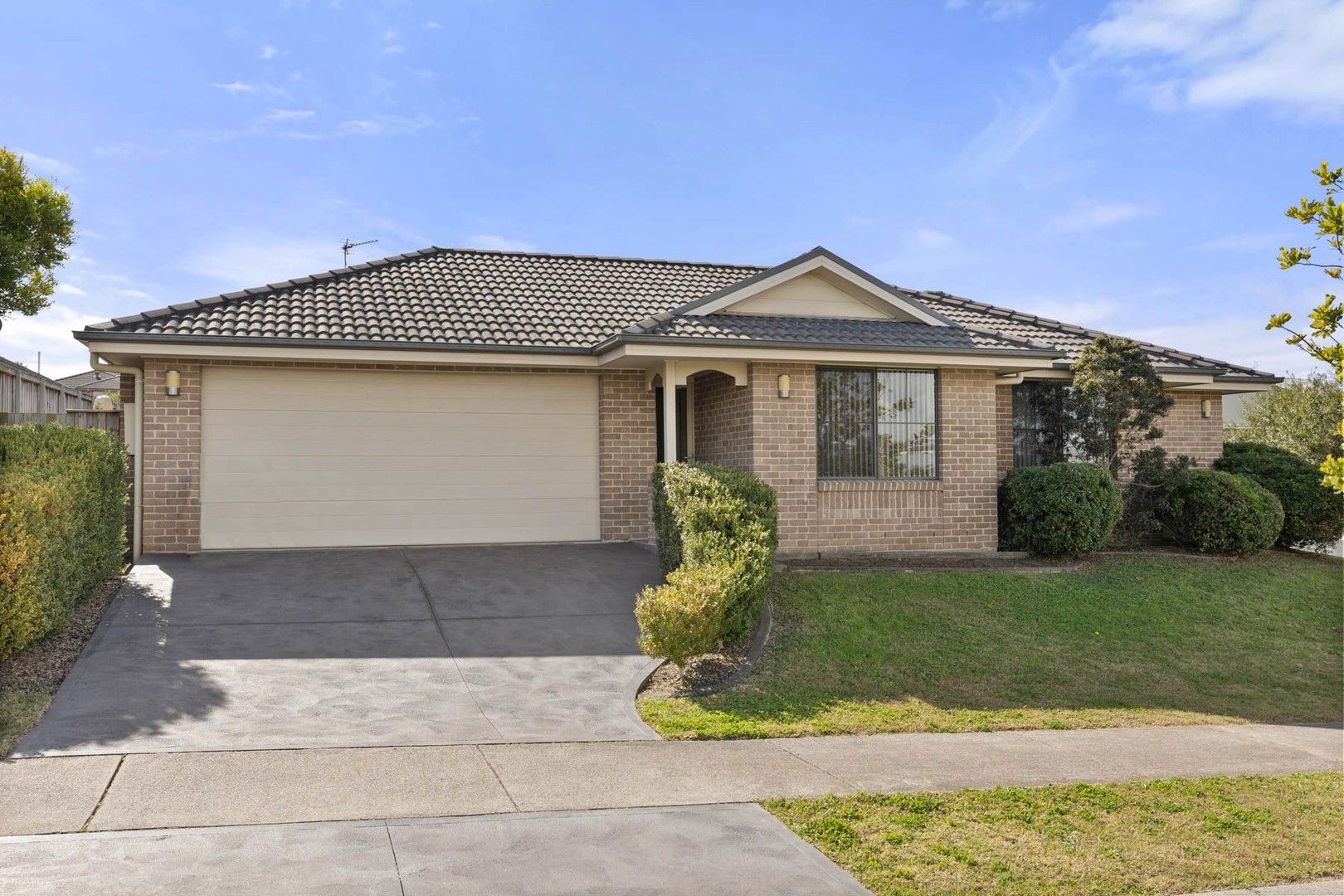 3 bedrooms House in 2 Les Circuit GILLIESTON HEIGHTS NSW, 2321