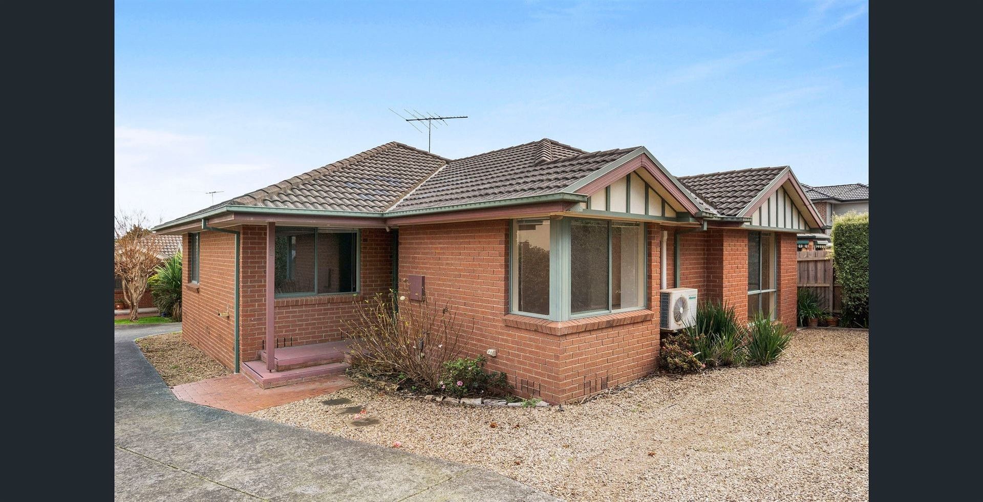 3 bedrooms Apartment / Unit / Flat in 1/5 Tobias Avenue GLEN WAVERLEY VIC, 3150